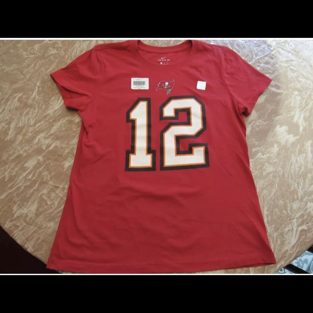 Tampa Bay Buccaneers Nike Women’s Standard Fit Tee